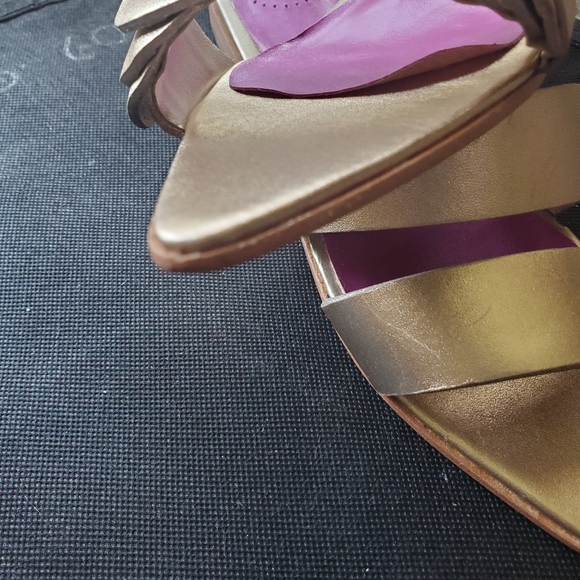 Manolita sandals,the color is champagne size is 8m - Picture 9 of 9